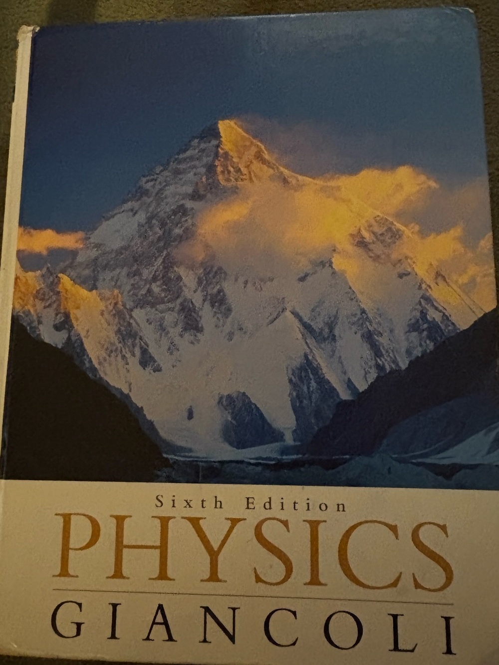 Physics Textbook Giancoli 6th edition - White/Blue Cover